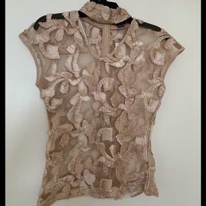 Lace v neck top with chocker